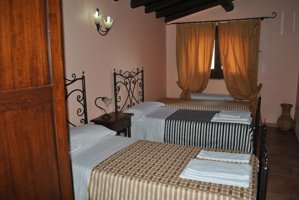 Agriturismo Borgo San Nicolao 란다조 외부 사진