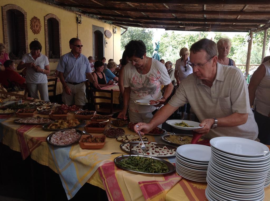 Agriturismo Borgo San Nicolao 란다조 외부 사진