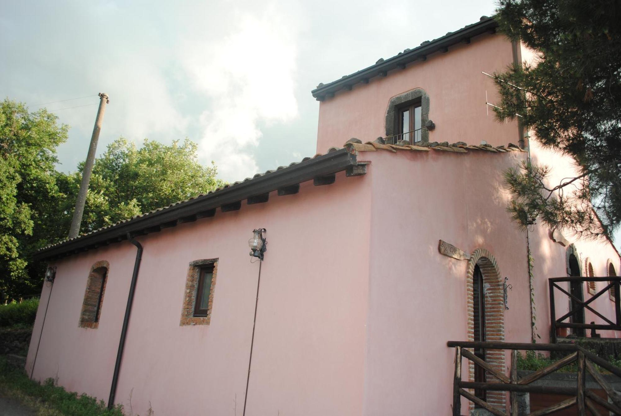 Agriturismo Borgo San Nicolao 란다조 외부 사진
