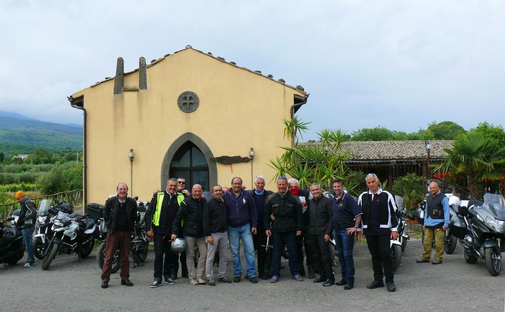 Agriturismo Borgo San Nicolao 란다조 외부 사진