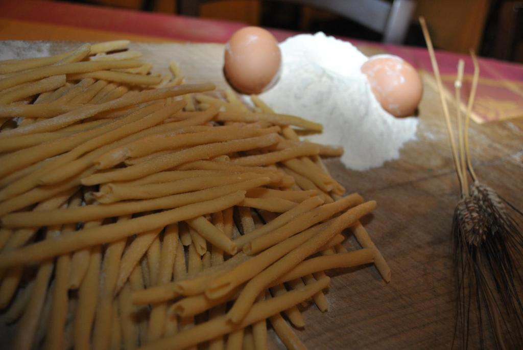 Agriturismo Borgo San Nicolao 란다조 외부 사진