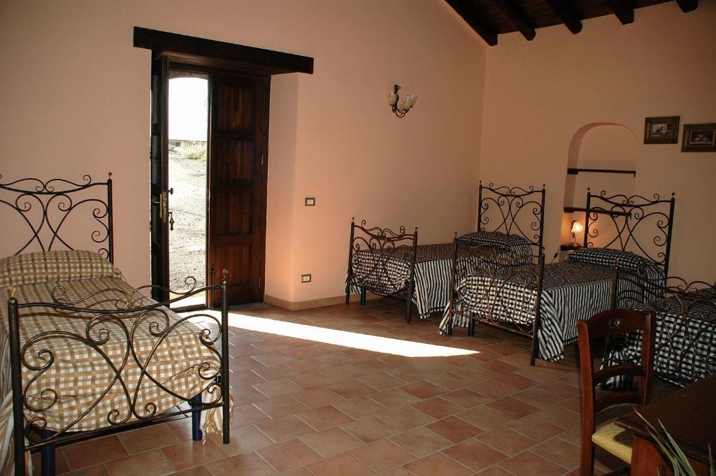 Agriturismo Borgo San Nicolao 란다조 외부 사진
